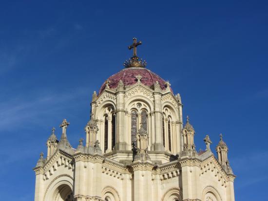 Panteón de la Condesa de la Vega del Pozo